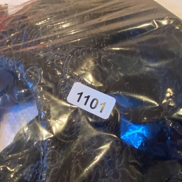 1101 1990s Squared By Sondra Roberts Hobo Bag Embossed Navy Leather New - Picture 13 of 13